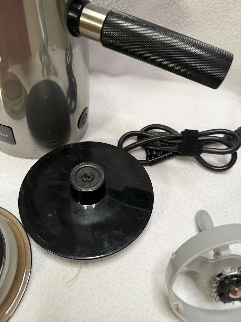 Hotel Chocolat Velvetiser Chocolate Drink Maker Frother/ Grey/ Electric